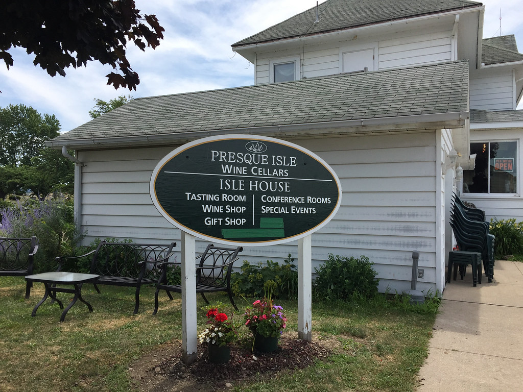 Presque Isle Wine Cellars Tasting Room