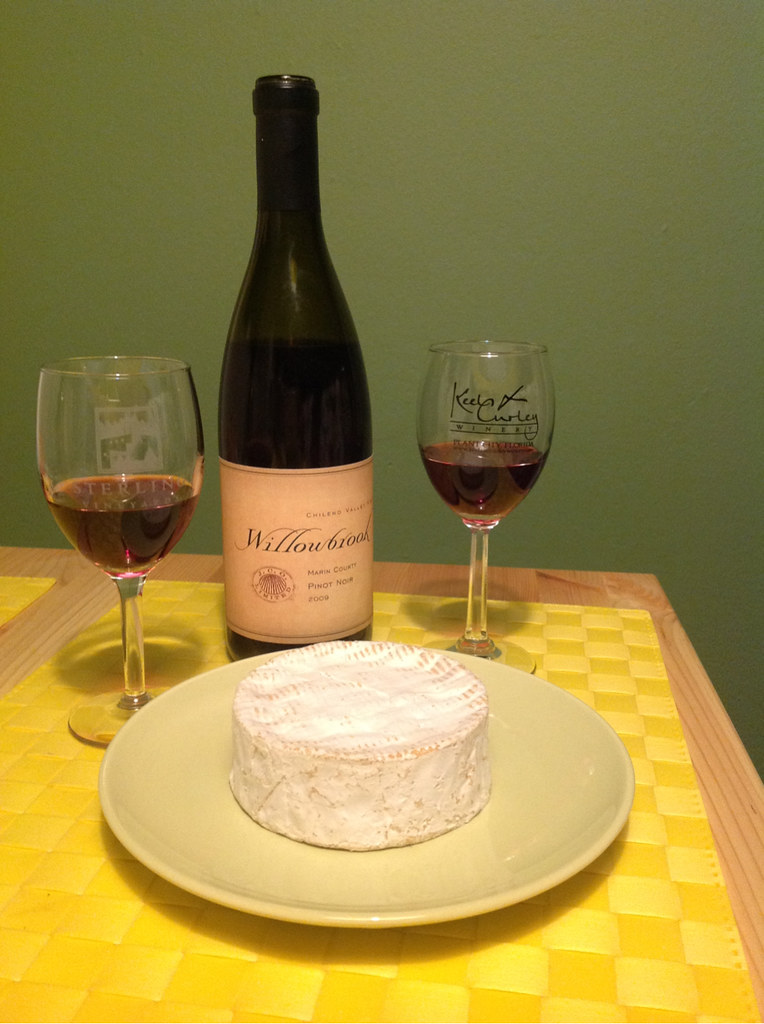 Pinot-Vember, Pinot Noir and Camembert 1